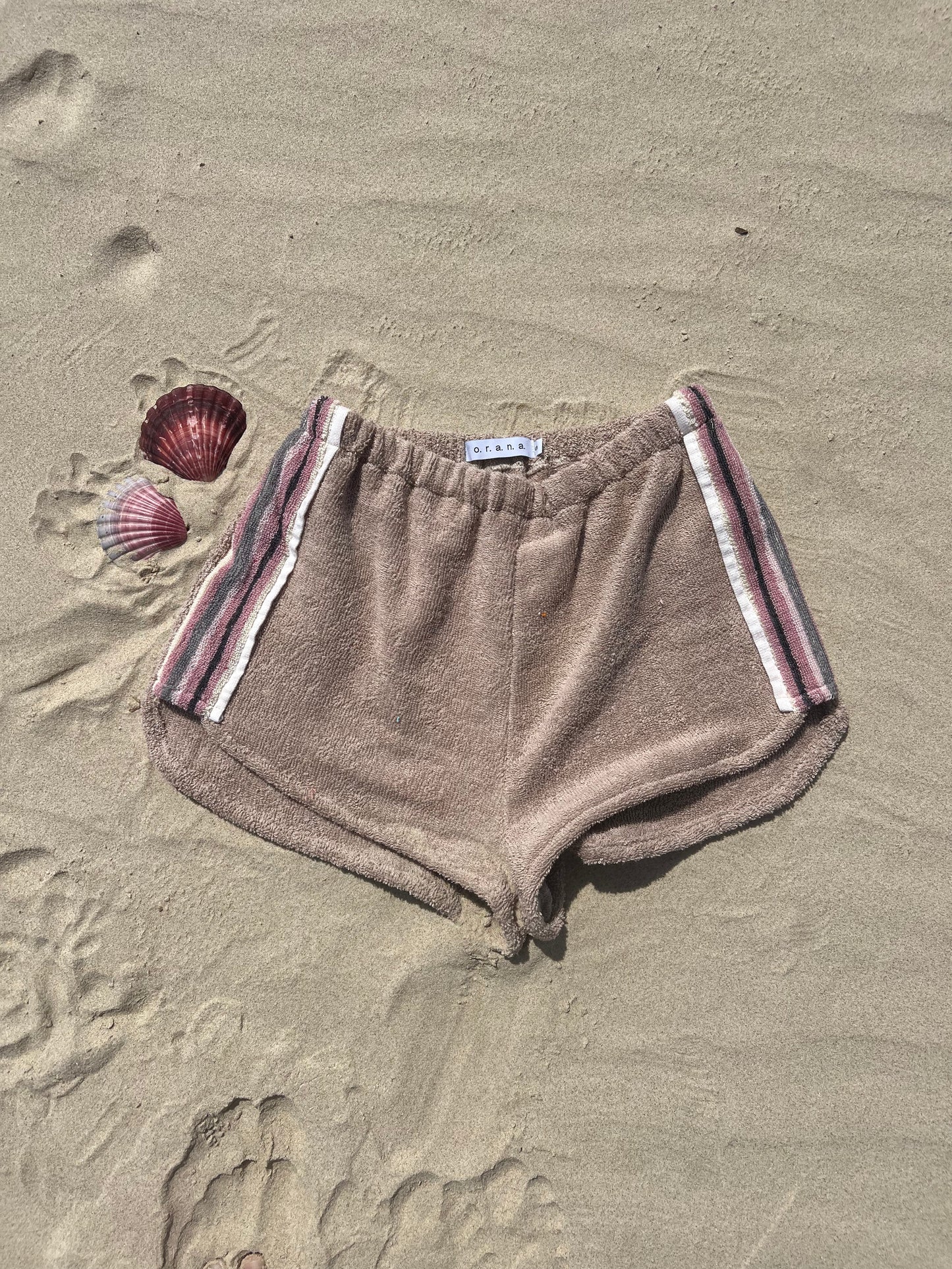 Scooped Short Sand