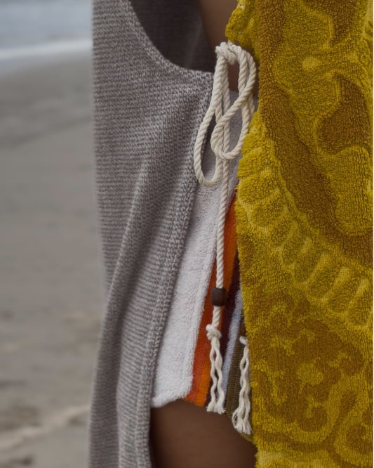 vntg shorts- tan