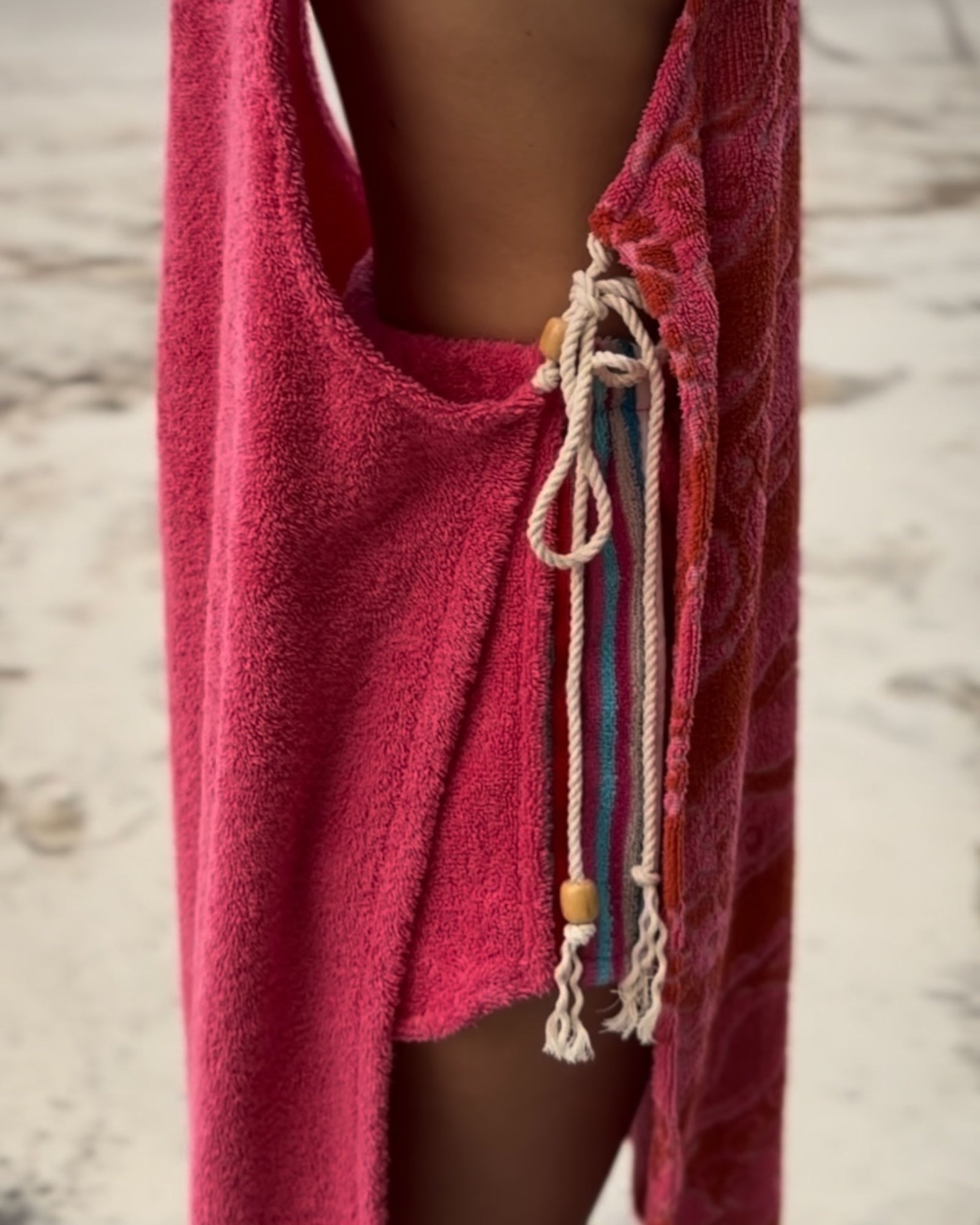 vntg short red