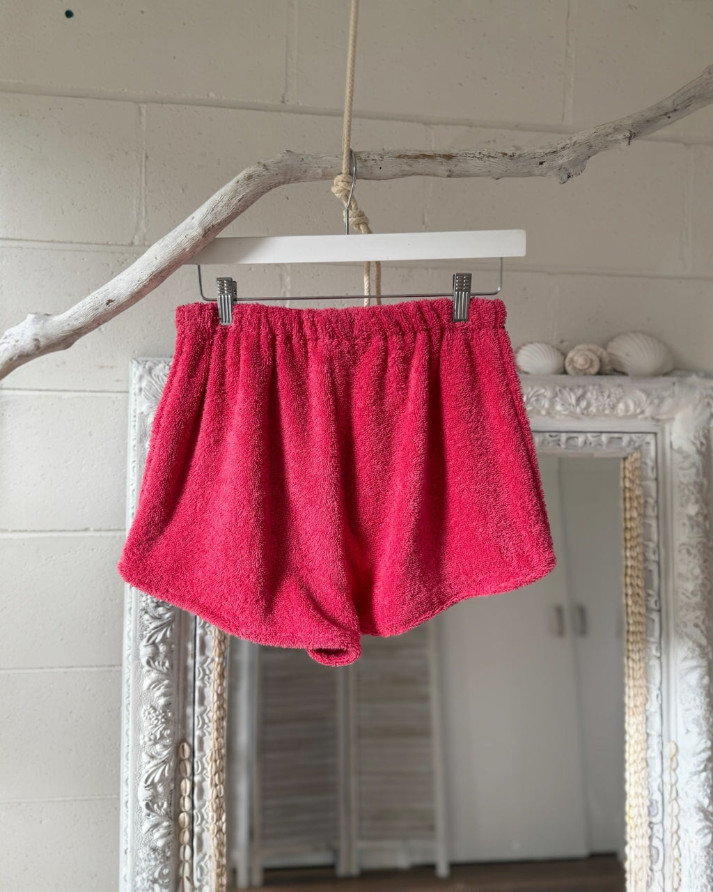 vntg short red