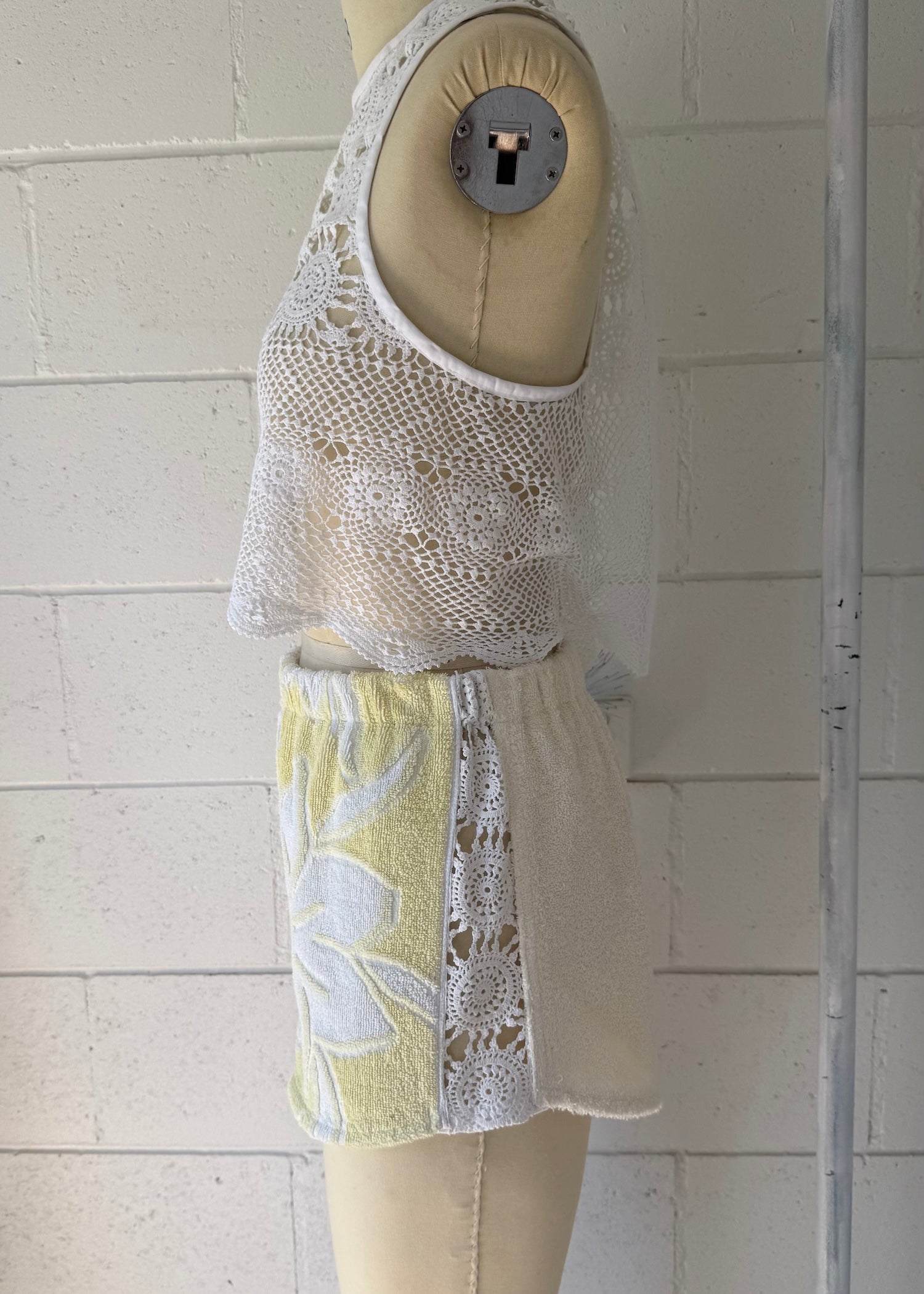 Shorts Lemon Crochet lace